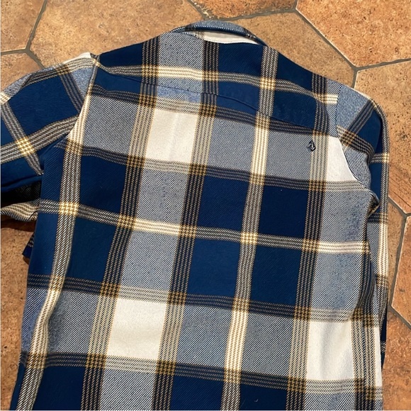 Boys Volcom Flannel - Picture 7 of 7